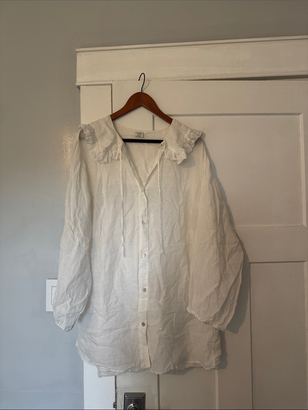 Wilfred White Ruffled Collar Button-Up Blouse
